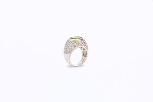 FX03052: Chrysolite ring collection