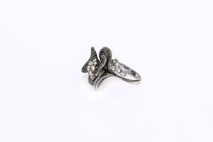 FX4363: Flora ring collection