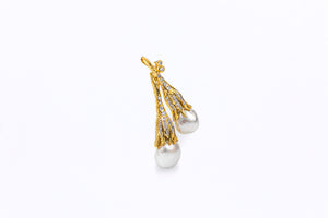 FX6033: Pearl and diamond brooch